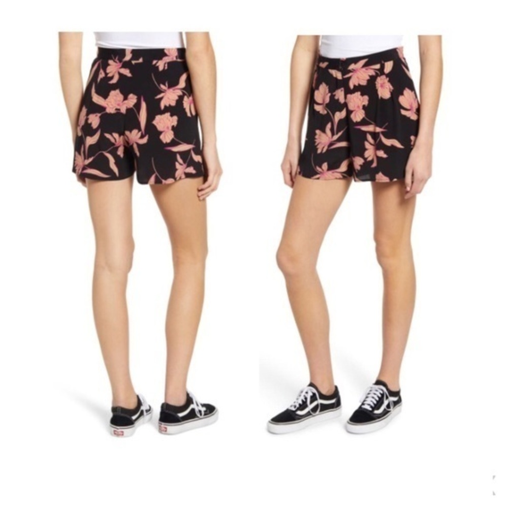 Codexmode pleated shorts - NWT